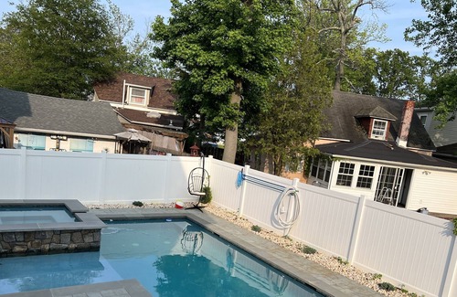 Keansburg House | 3.5 blocks to beach Heated pool and spa Great for families and kids Sleeps 15