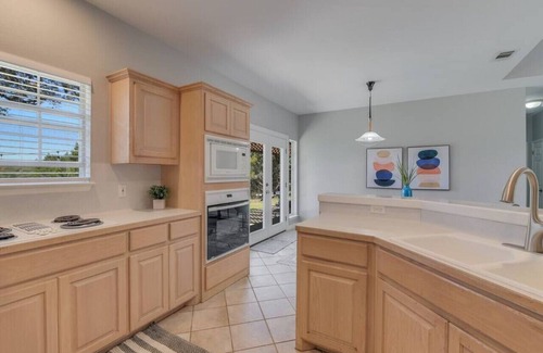 Austin House | 3 Acre Home On Creek W/Pool! Hill Country Viewsnn