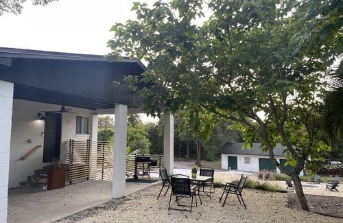 Orange City House | 3 acre w/private trail 15 min walk to the springs