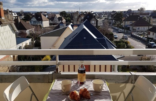Ouistreham Apartment | 3 * apartment at 200m BEACH & THALASSO - WIFI - BICYCLES
