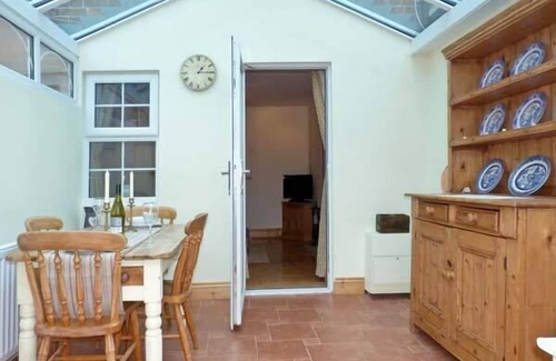 Stuppington Cottage | 3 APSLEY COTTAGES, character holiday cottage in Chartham