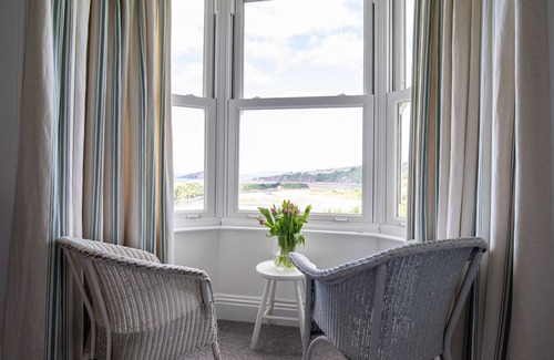 Bantham House | 3 Avonside with stunning waterside views, near beach, in Bantham, South Devon