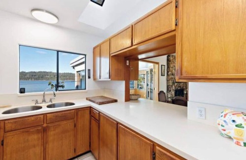 Fanny Bay House | 3 bd, 1.5 bath oceanfront home, walk-on waterfront, pets welcome! 4-6 mo lease.