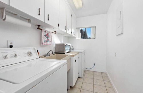 Fanny Bay House | 3 bd, 1.5 bath oceanfront home, walk-on waterfront, pets welcome! 4-6 mo lease.