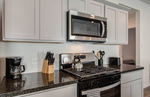 Spring House | 3 Bd/2 Ba Cozy Home 15 Min from IAH!