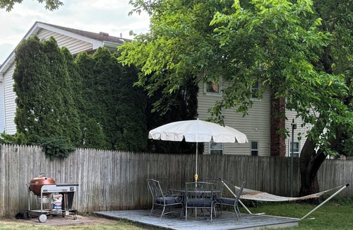 Oyster Bay Apartment | 3 BD APT central location, free parking, fast wifi