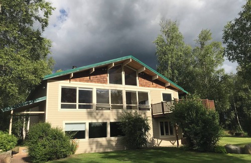 Wasilla House | 3-bdr Lakehouse in the heart ofnWasilla with exceptional privacy. Great location