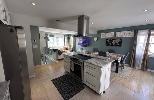 Norwalk House | 3 bdrm 2 bath house with pool ,in-law suite separate entrance, BBQ, beach house
