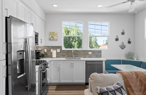 Carlsbad Village Condo | 3 bdrm condo in Carlsbad Village-two blocks from beach & village!