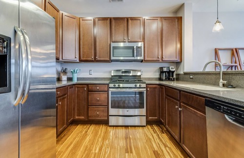 The Glade Condo | 3-bdrm condo in Rehoboth Beach: close to beach & outlets, fitness room, pool.