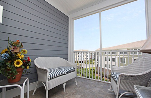 Sun Ridge Condo | 3 Bdrm in Bayside Resort & Golf Club Sleeps 6 , Just steps to Sun Ridge Pool!