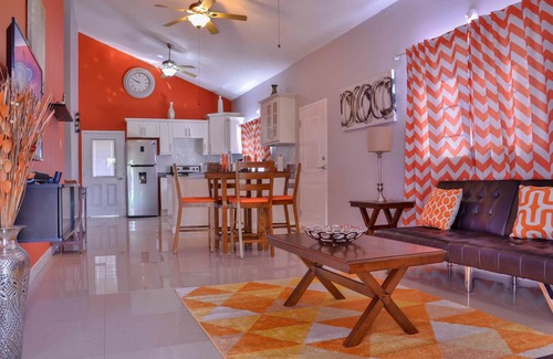Kingston House | 3 bdrm, Pool, Wifi, Netflix,Sleeps 9,Family Friendly,Gated, Quite Neighborhood.
