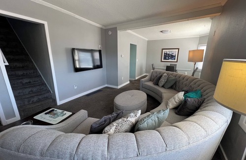 Cedar Rapids - Iowa City House | 3 Bed, 1 Bath 9 Blocks from Alliant Energy PowerHouse and Downtown