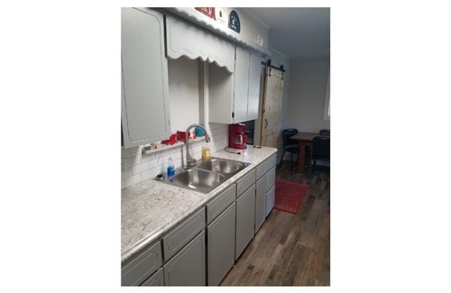 Pryor House | 3 Bed 1 Bath Home Conveniently located in the heart of Pryor