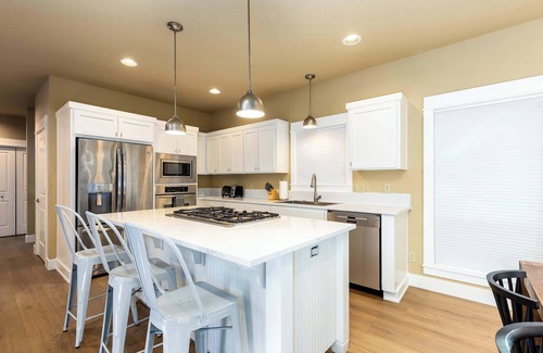 RiverWild House | 3 Bed 2.5 Bath Home, steps from the Deschutes River Trail!, in Bend