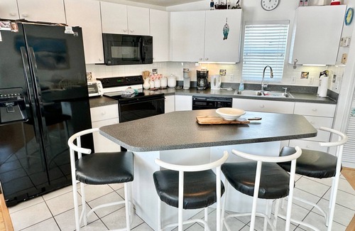 Hutchinson Island South House | 3 bed 2 bath beach home located on the Intracostal