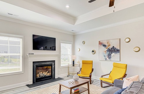 Whitsett House | 3 Bed/ 2 bath centrally located.