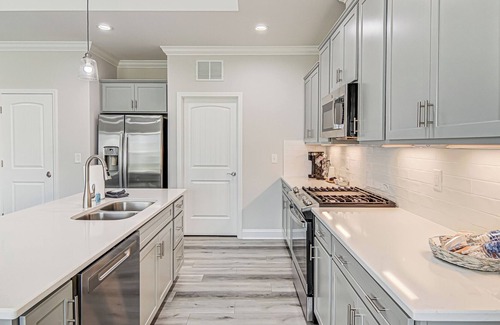 Whitsett House | 3 Bed/ 2 bath centrally located.