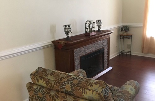 Rincon House | 3 bed /2 bath comfy retreat near Sav without being right in the city
