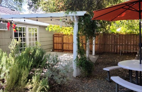 Farm Hills House | 3 bed 2 bath home in heart of Silicon Valley