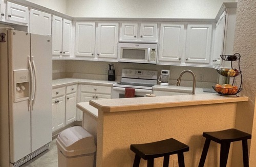 Candler House | 3 bed/2 bath house in The Villages! Pet friendly, pool, hot tub and internet!