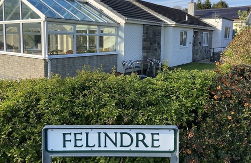 Cwrt House | 3 Bed bungalow with en-suite close to the lovely beach at Aberdovey