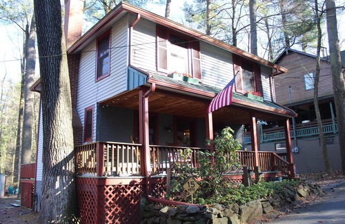 Mount Gretna Cottage | 3 bed cottage in Mt. Gretna. Short drive to Hershey, Lancaster, Harrisburg