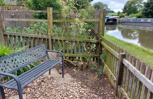 Blisworth House | 3-Bed Cottage, Sleeps 4, 20 mins to Northampton