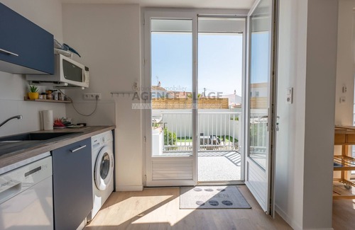 La Chaume House | 3-Bed Home with Garden, Parking Near Beach & Shops