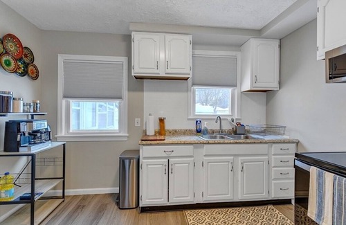 South Euclid House | 3 bed home in a South Euclid- Cleavland w ac