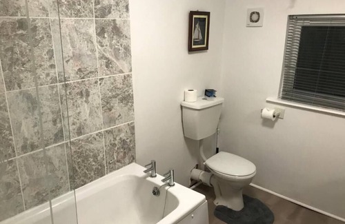 Taunton House | 3 bed house, 5 mins walk from Taunton town centre