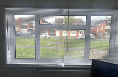 Grasby House | 3-Bed House - Sleeps 5 with free on street parking