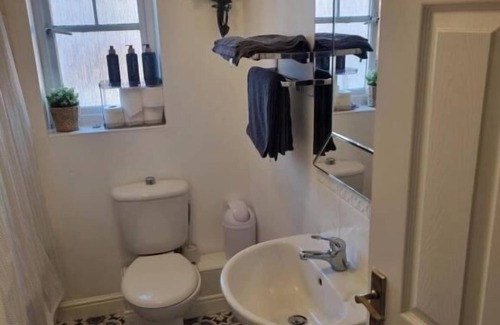 Maidstone House | 3 Bed House - Sleeps 6 - Parking - Wifi