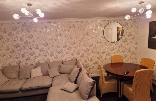 Maidstone House | 3 Bed house - Sleeps 6 - Parking - Wifi