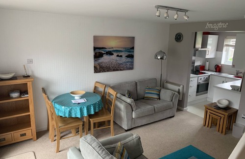 Corton House | 3 Bed House, Waterside Holiday Park, Rest & Bar, Communal heated pool, Suffolk