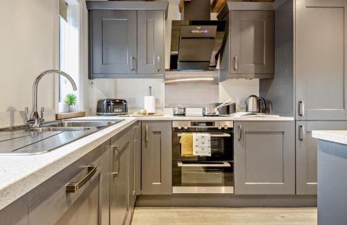 Woodfalls House | 3 Bed in Fordingbridge 66130