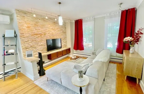 Saint John Apartment | ✨ 3-Bed Oasis in Prime Location – Your Perfect Getaway! 🌴