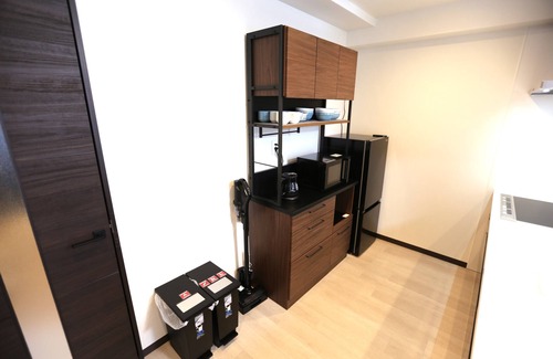 Joto Apartment | 3 bed room max 6 persons! Easy access to Namba and Shinsaibashi! 4 min.