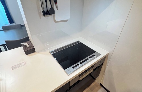 Joto Apartment | 3 bed room max 6 persons! Easy access to Namba and Shinsaibashi! 4 min.