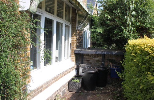 Mortlake House | 3 bed terrace house half a mile from Kew Gardens Station