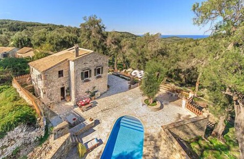 Rantatika Villa | 3 bed villa with views of olive trees & Ionian sea