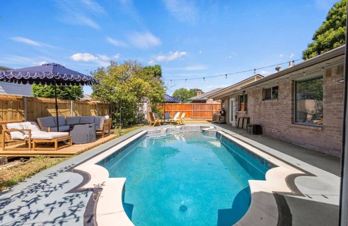 South Arlington House | 3 Bed W/Pool I 15 Mins to AT&T Stadium & Six Flags