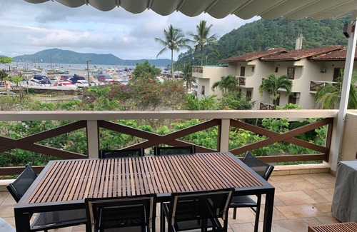 Saco da Ribeira House | 3-bedroom house in charming Saco da Ribeira Ubatuba with AC, WiFi, front water