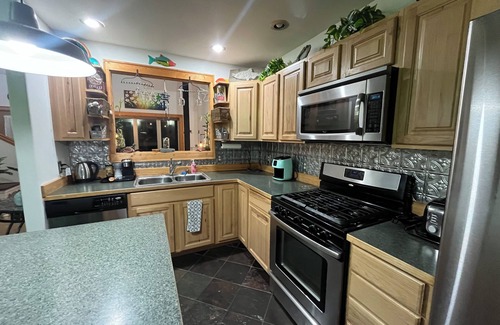 Deltana House | 3-bedroom 2 1/2 Bath house Delta Junction close to Clearwater Campground