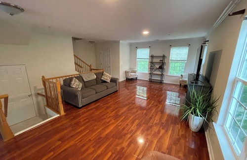 Parole Condo | 3 Bedroom/2.5 bathroom close to Naval Academy, NMCM Stadium, and downtown.