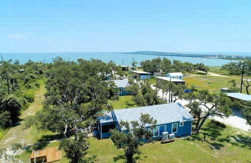 Rockport House | 3 bedroom 2 bath nestled in the oak trees right on Copano Bay! Private Pier!