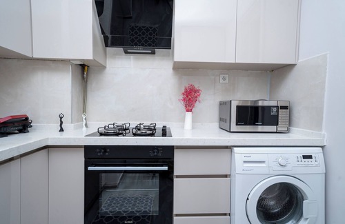 Taksim Apartment | 3-Bedroom, 2-Bathroom with High Ceilings, Spacious Layout and No Stairs