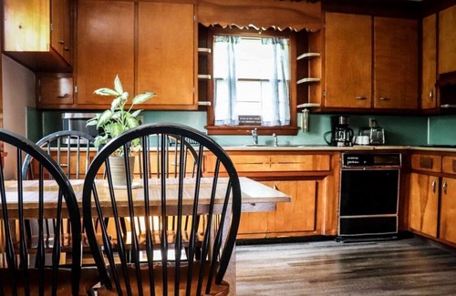 Preston Apartment | 3 Bedroom, 2 minutes to Foxwoods with large yard!
