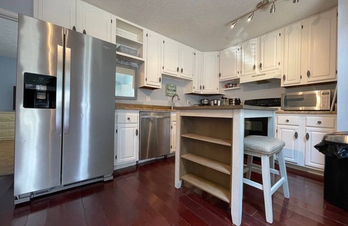 Long Bay Estates House | 3 Bedroom, 2nd Row with a Shared Pool - Beach Bliss