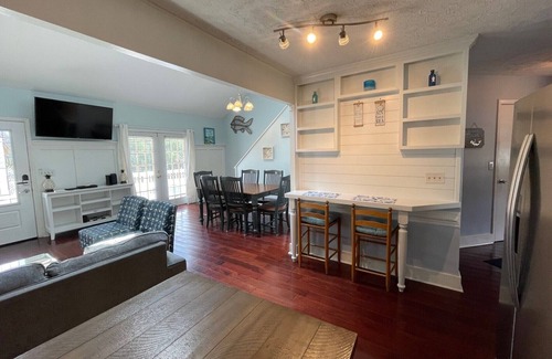 Long Bay Estates House | 3 Bedroom, 2nd Row with a Shared Pool - Beach Bliss